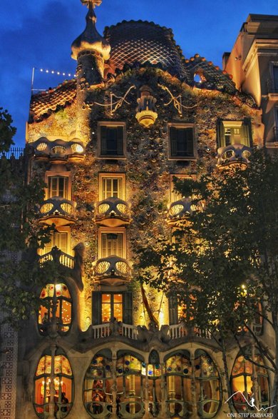 Casa Batllo nocą