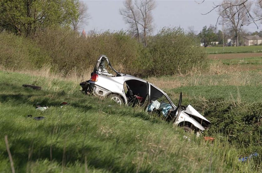 Tragiczny wypadek. 4 osoby nie żyją. Drastyczne zdjęcia