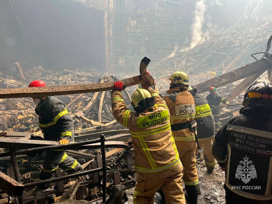 Spasioci ruskog Ministarstva za vanredne situacije u koncertnoj dvorani