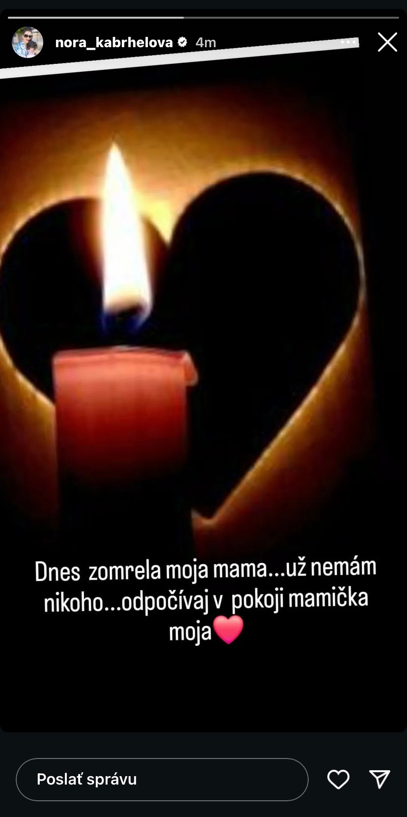 Nora Kabrheľová oznámila, že jej zomrela mama.