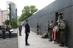 Premier: Walka powstańców warszawskich była walką dobra ze złem