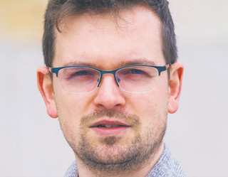 Piotr Wróblewski absolwent Instytutu Kultury Polskiej UW, od 2015 r. związany z Polska Press