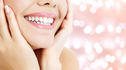 Paski wybielające zęby - działanie, wskazania, wady i zalety. Czy paski wybielające są bezpieczne?