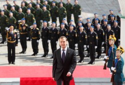 Dmitrij Miedwiediew na odchodne zmienia prawo