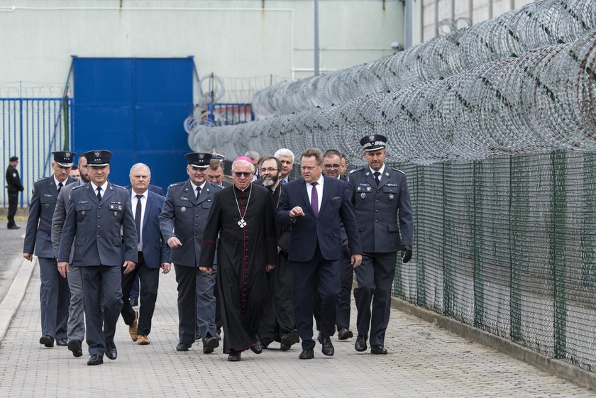 Wiceminister na otwarciu. Tym razem nie było konfetti, ale... czirliderki