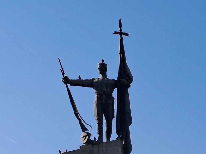 Spomenika srpskim ratnicima u Kraljevu