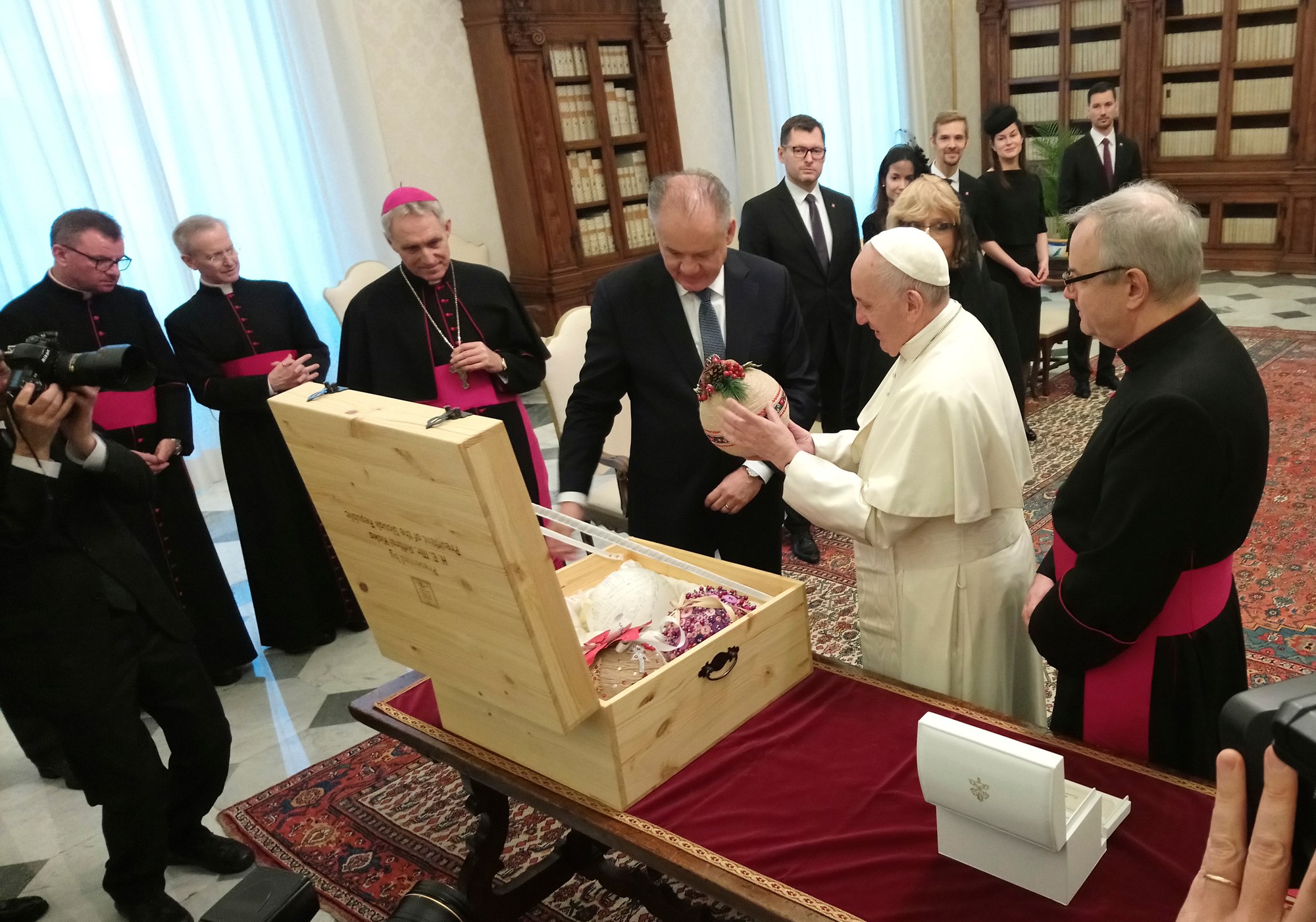 Bývalý prezident Andrej Kiska a pápež František.