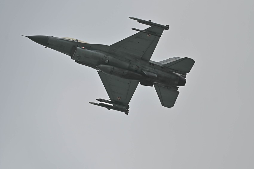 F-16