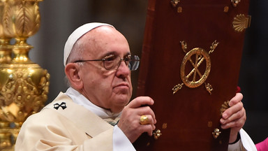 Papież: Kościół nie może się łudzić, że jaśnieje własnym światłem