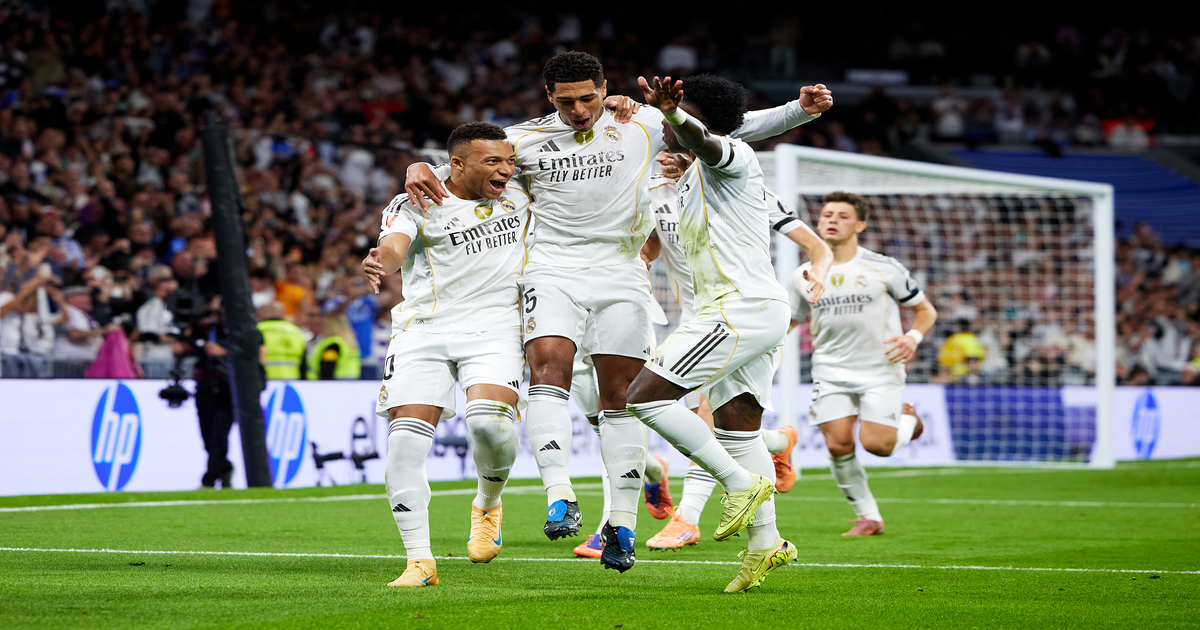 El Real Madrid golea 4-0 al Valencia y Xabi Alonso iguala un récord histórico