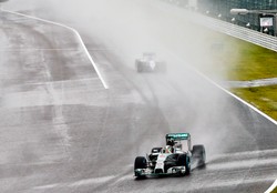 Grand Prix Japonii: Wyścig przerwany, zwycięstwo Hamiltona