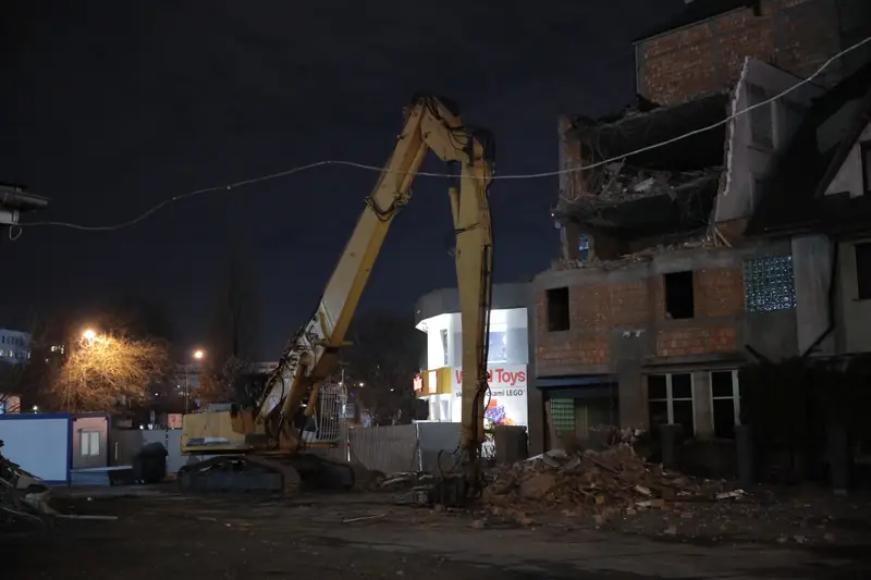 Ruszyła rozbiórka hotelu Czarny Kot