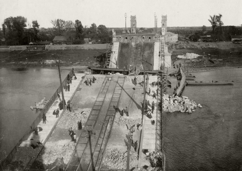 Zwalony most, rok 1915.