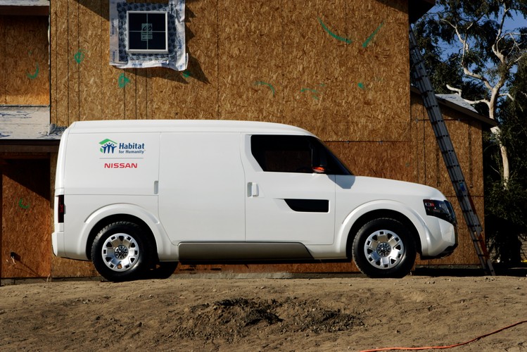 Jednym z nowatorskich pomysłów twórców z amerykańskiego biura Nissana jest trzystrefowe wnętrze i możliwość elastycznej aranżacji przestrzeni użytkowej i towarowej