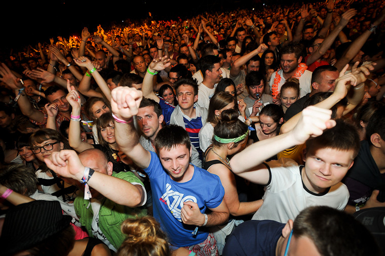 Audioriver 2013: zdjęcia publiczności z drugiego dnia (fot. Artur Rawicz/Onet)