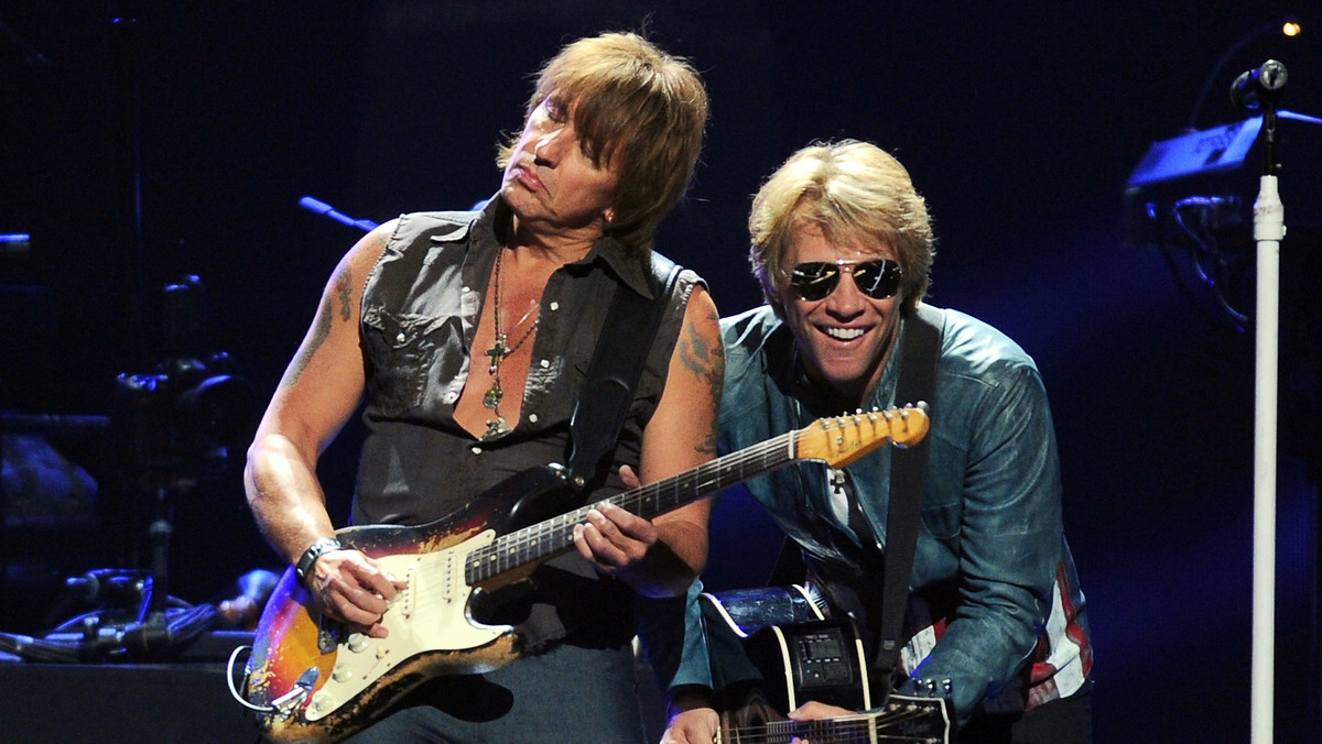 Bon Jovi nadal znajduje się w czołówce najlepiej zarabiających artystów świata. W 2012 roku grupa zarobiła 60 milionód dolarów i uplasowała się na szóstej pozycji rankingu Forbesa, wyprzedzając między innymi Britney Spears, Paula McCartneya, Taylor Swift oraz Justina Biebera. Przypomnijmy, że Bon Jovi wystąpi 19 czerwca 2013 roku na stadionie w Gdańsku. Onet jest patronem koncertu.