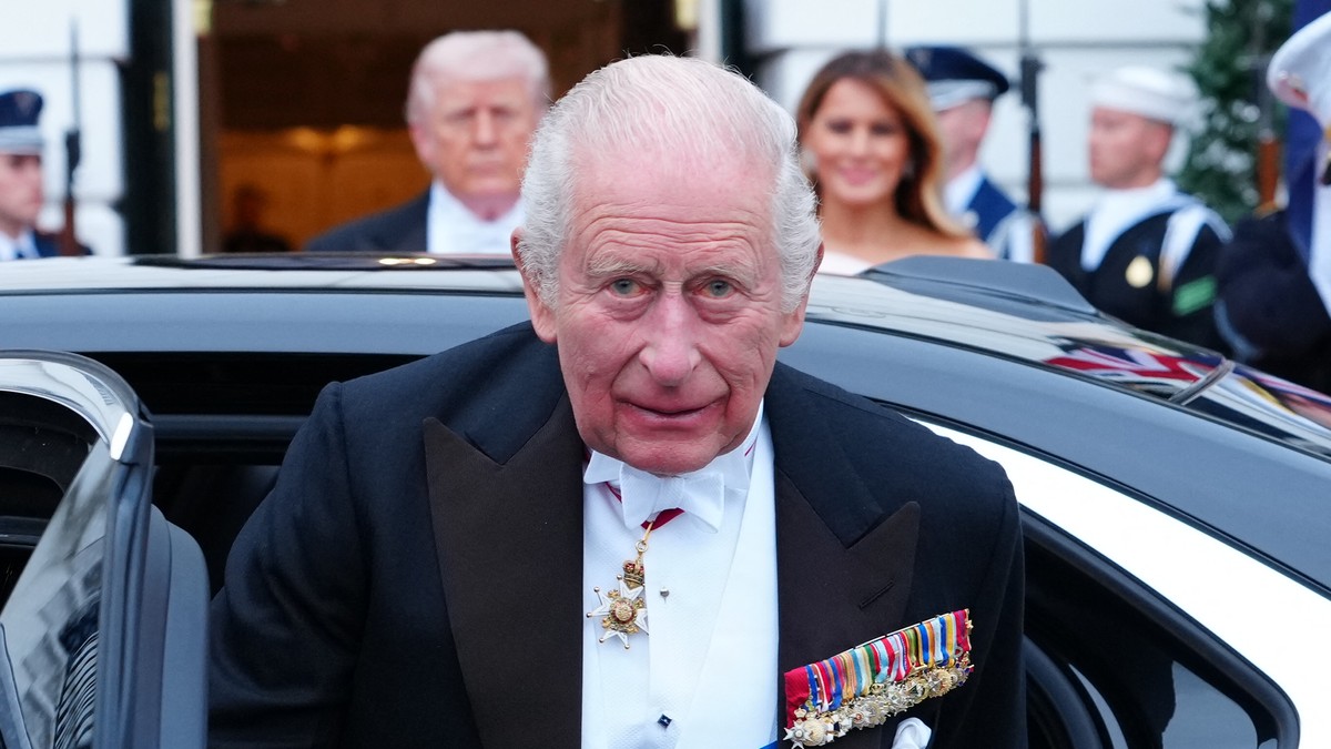 Nabubreli prsti kralja Čarlsa prenerazili svet, oglasio se čuveni lekar