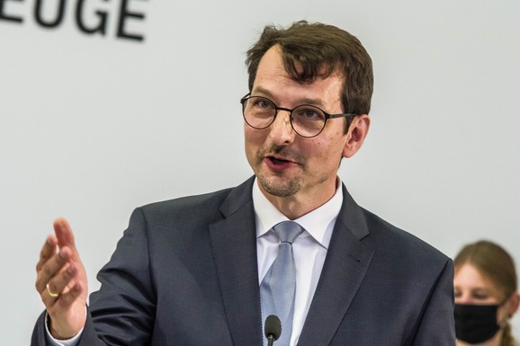 Ko je Milan Nedeljković? Preuzima BMW u najtežem trenutku: Ceo svet o njemu priča