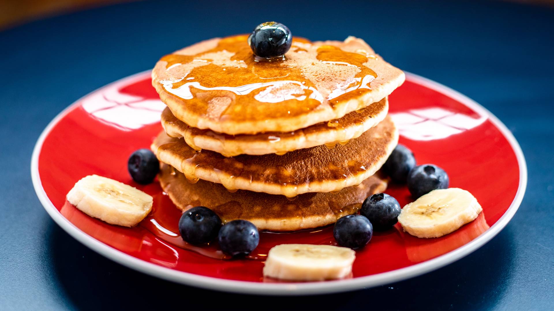 Amerykańskie naleśniki. Pancakes z przepisu Jamiego Olivera | Ofeminin