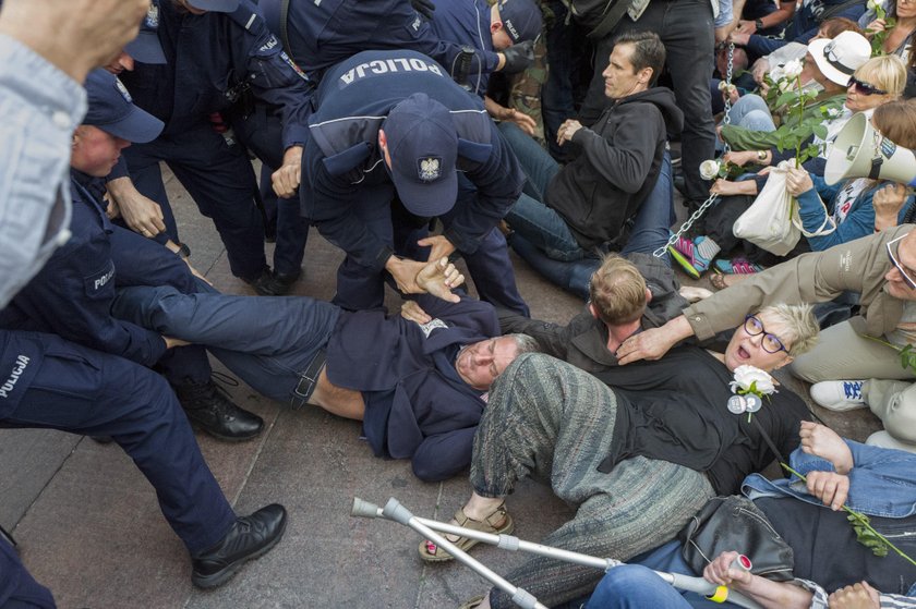 Wulgarna wypowiedź naukowca z UJ o Frasyniuku. Chcą go odwołać