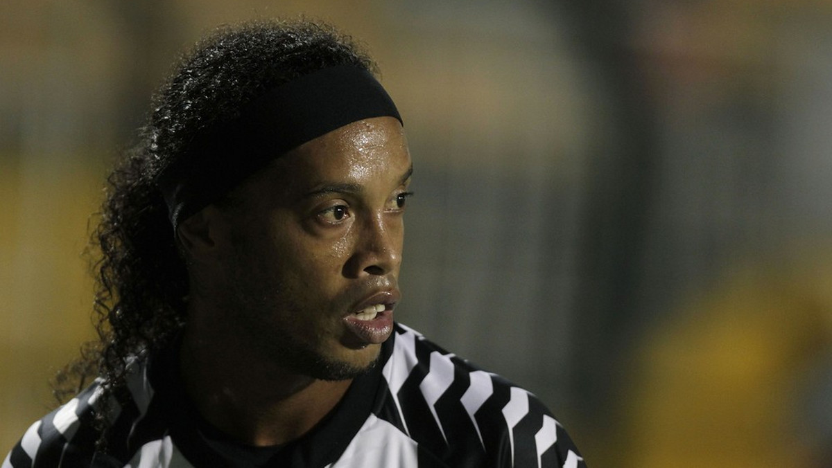 W środę zostanie rozegrany towarzyski mecz pomiędzy Anglia a Brazylią. Na boisku ma pojawić się Ronaldinho, który wraca do reprezentacji. Gwiazdor ekipy Canarinhos zapowiedział, że to dopiero początek jego ponownej kariery w narodowych barwach.