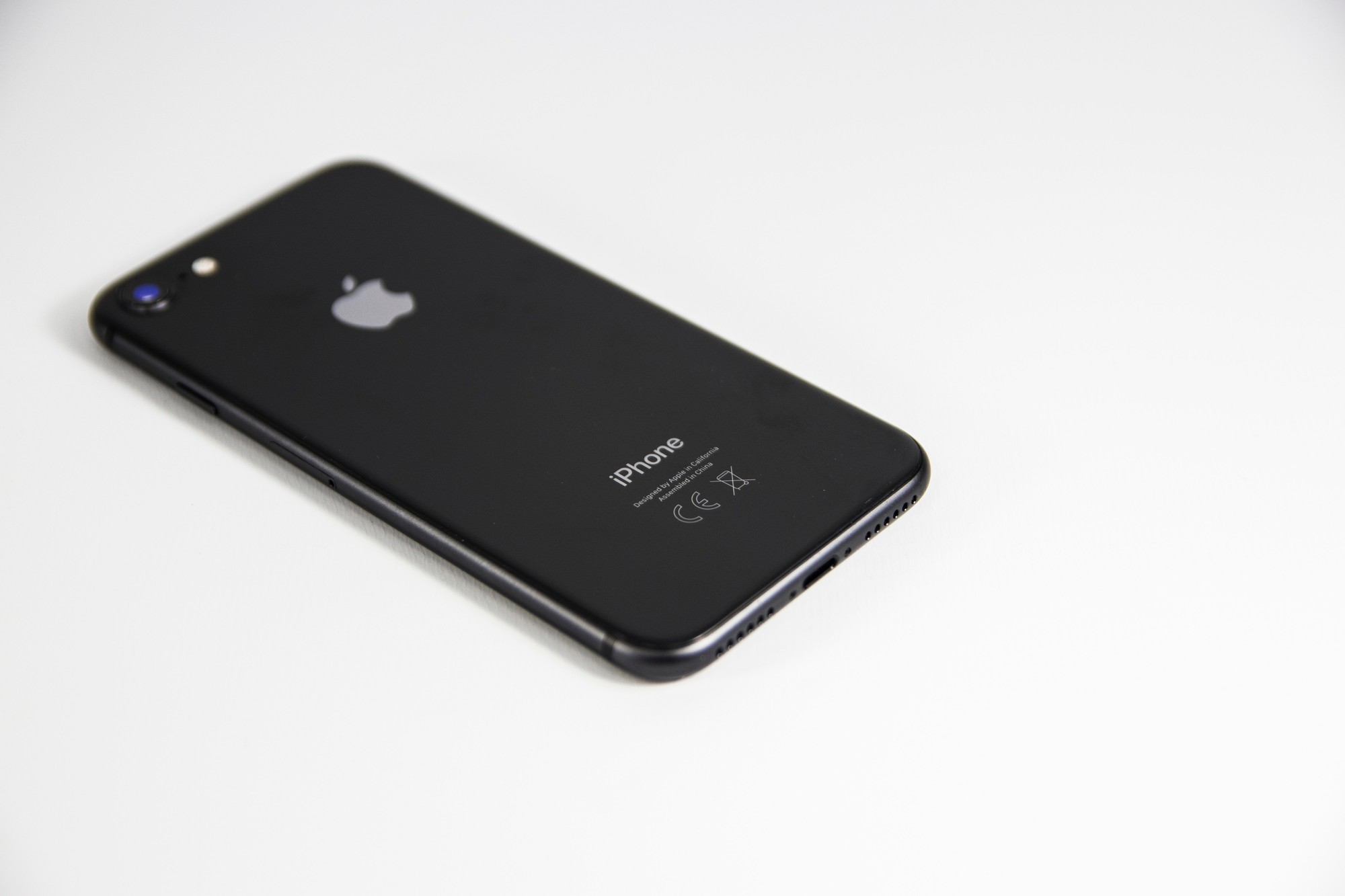 Apple vraj úmyselne zavádza spotrebiteľov.