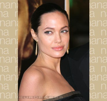 17445_33951-angelina-jolie-sl-d0000BACC7a2c72ff3d6a