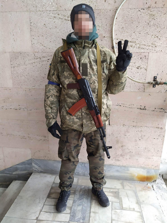 Witold z legionu Białorusinów, którzy walczą w obronie Kijowa, Ukraina, marzec, 2022 r. (Ze względu na zadania w legionie nie może pokazywać twarzy).