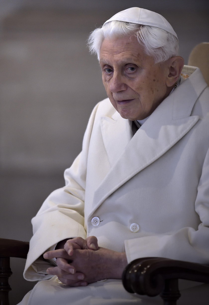 Benedykt XVI przestrzega Franciszka: "nie mogę milczeć"