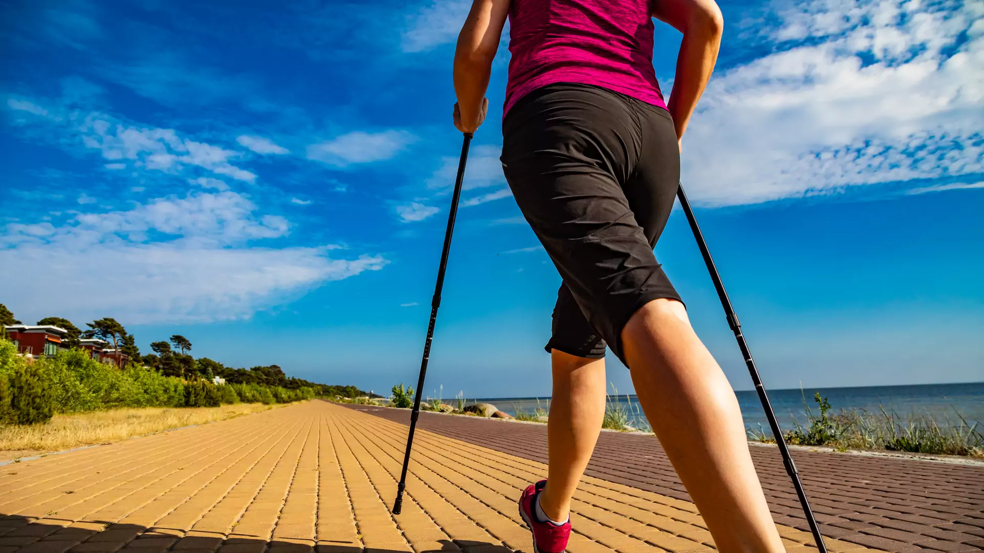 Nordic Walking — poprawi kondycję i wzmocni mięśnie. Jak zacząć?