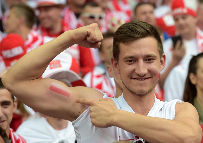 Tak polscy kibice wspierali kadrę Nawałki na Stade de France. Brawo Wy!