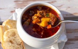 pyszny-obiad-na-zimowy-dzien-rozgrzewajaca-gulaszowa