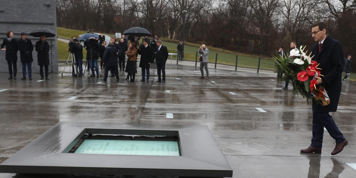 Premier Mateusz Morawiecki podczas wizyty w Muzeum  im. Rodziny Ulmów w Markowej