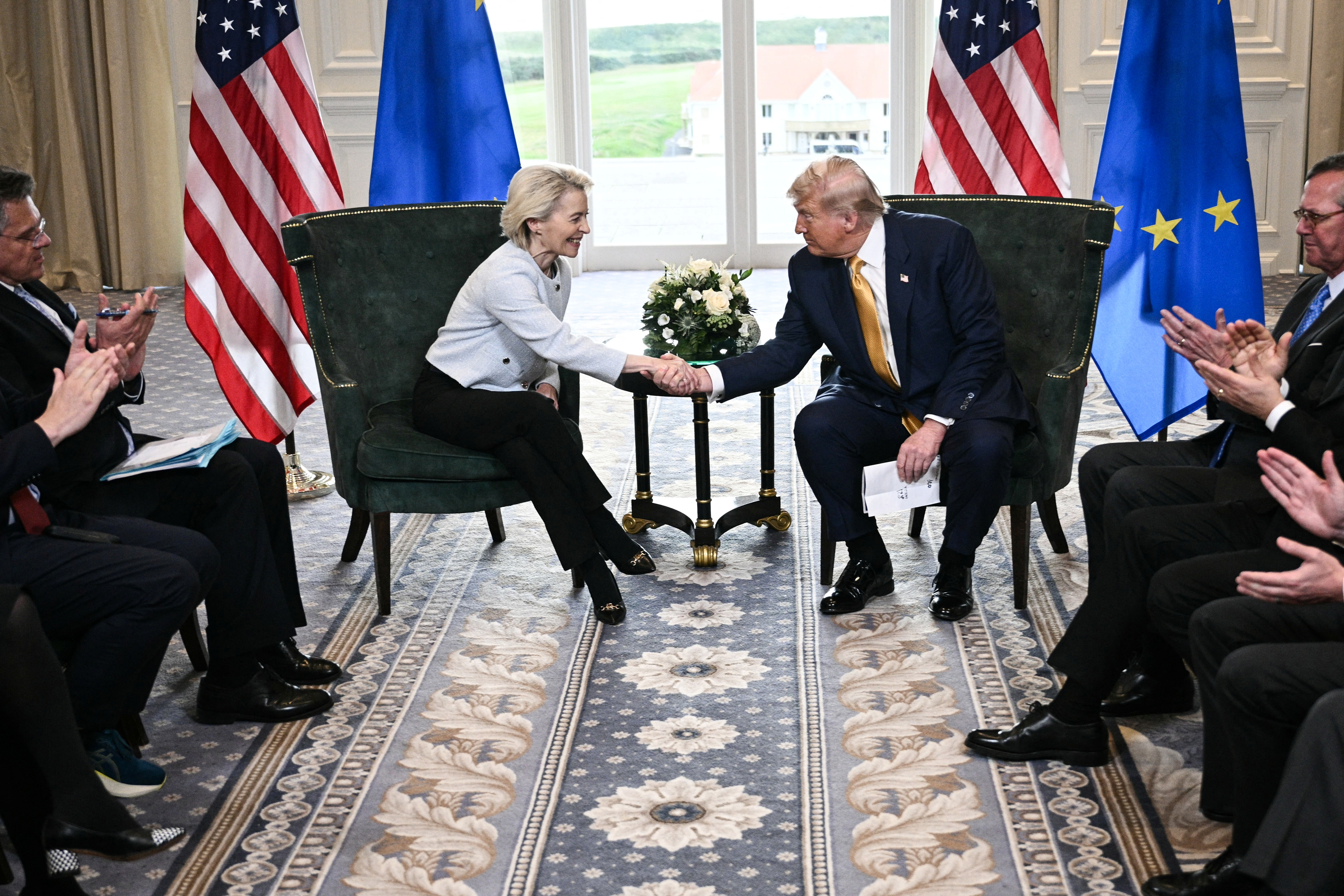 Uzgadniają: UE-USA obniżają cła na auta do 15%