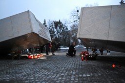 Tusk: Katastrofa smoleńska powinna łączyć, a nie dzielić