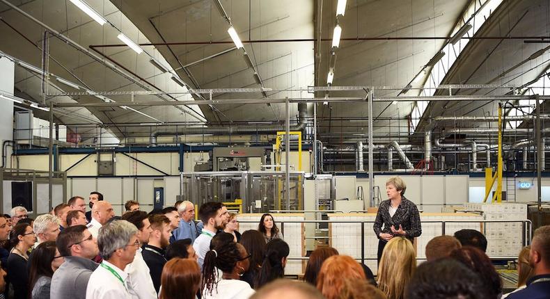 Britain's Prime Minister, Theresa May, addresses staff at GlaxoSmithKline toothpaste factory in Maidenhead, April 21, 2017. REUTERS/Leon Neal/Pool