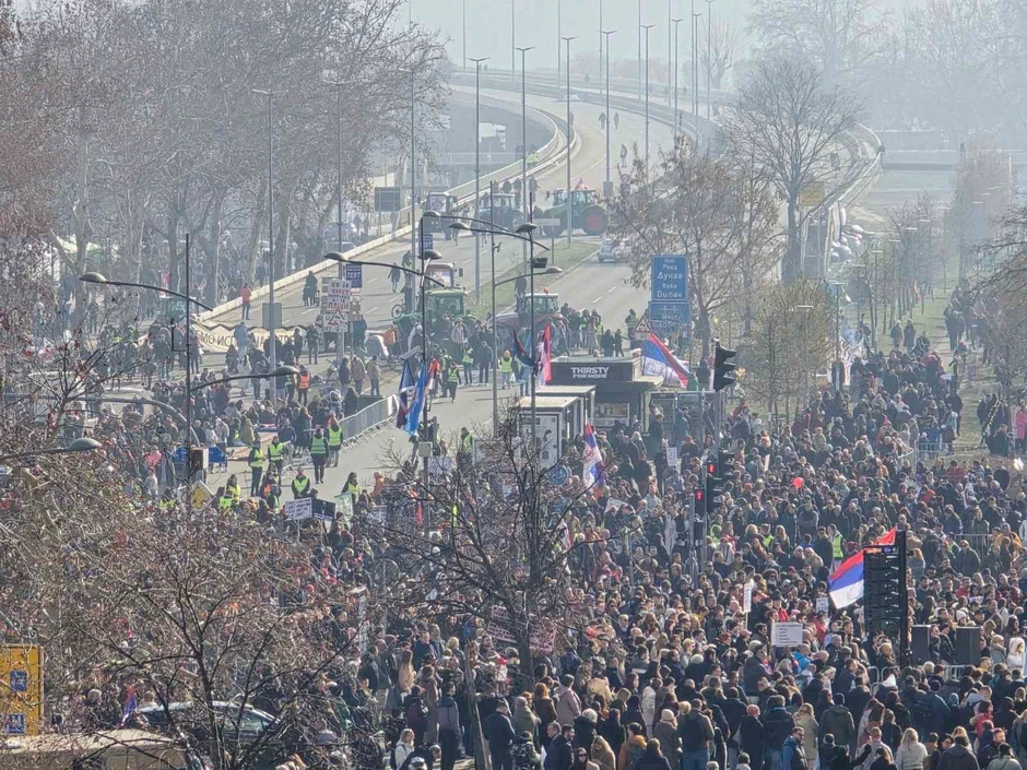 Blokada mosta Slobode u Novom Sadu