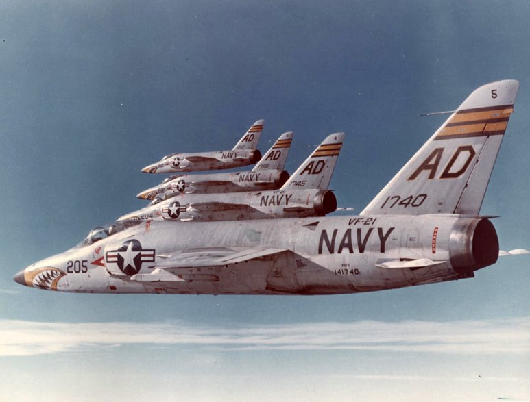 Myśliwce F11F-1 Tiger z VF-21 z NAS Oceana, lata 1959–1960. Tigery służyły w eskadrach operacyjnych US Navy tylko przez cztery lata, po czym zostały zastąpione przez F4D-1 Skyray i F8U-1 Crusader.