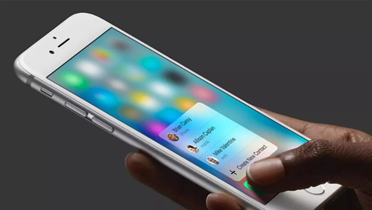 iPhone 7 pozuje na kolejnym zdjęciu