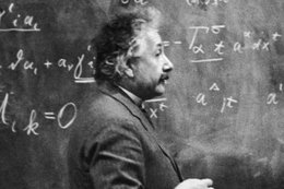 Albert Einstein myślał w unikatowy sposób. Na czym polegał?