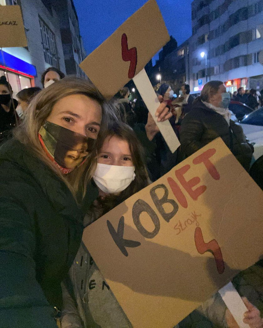 Strajk Kobiet Polki Demonstruja Swoj Sprzeciw Protesty W Polsce