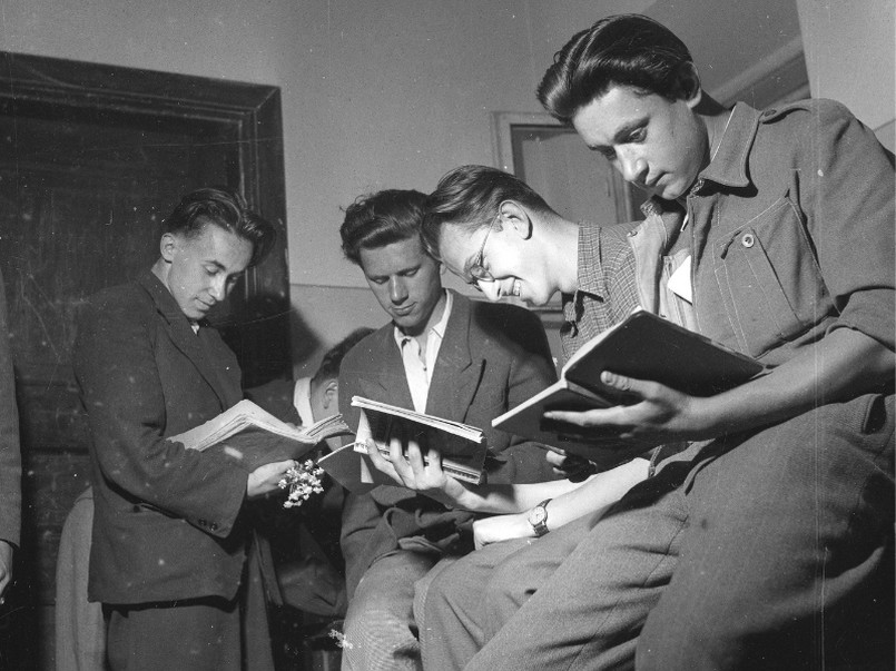 Egzaminy maturalne w liceum im. Stefana Batorego w Warszawie w 1950 roku