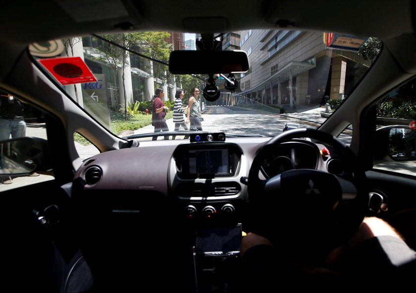 Pierwsze na świecie autonomoczne taksówki