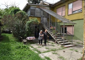 Kragujevac_Jelena Petrovic_preti joj iseljenje iz porodicne kuce_dvoriste_090816_RAS foto Nebojsa Raus02_preview