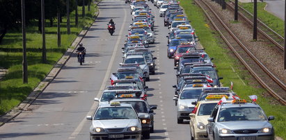 Protest taksówkarzy w czterech miastach. Uber odpowiada