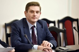 Wiceminister obrony o tym, jak zarobić na rezygnacji z caracali