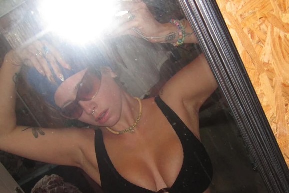 "USAMLJENA SAM, SUTRA MI JE ROĐENDAN, SAMA GA SLAVIM" Naša glumica podelila potresnu poruku: "Život je imao drugačije planove"