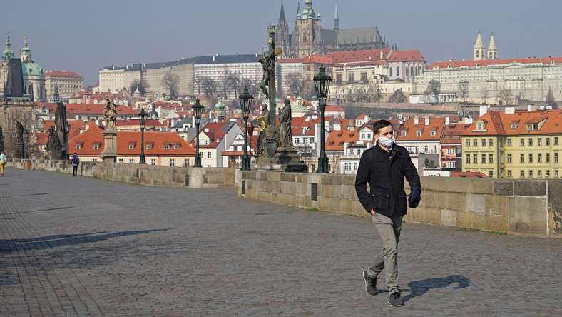 Czechy. Rząd ogłasza stan wyjątkowy z powodu sytuacji epidemicznej