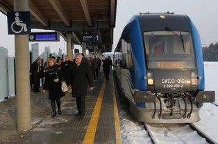 Od jutra pociągiem na lotnisko Olsztyn-Mazury. Zobacz zdjęcia nowego obiektu