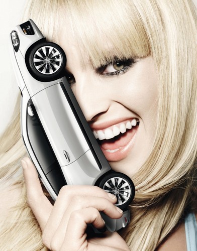 Do sesji scirocco uwiódł najpiękniejsze modelki